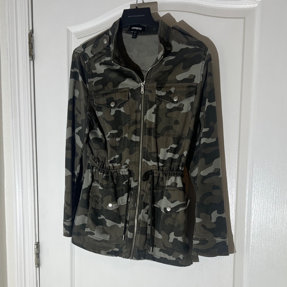 Express Women's Camouflage Utility Jacket - Olive & Dark Green